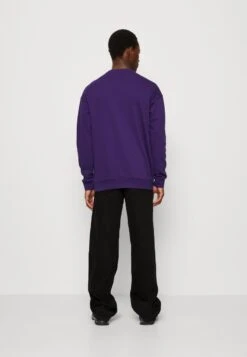 YOURTURN UNISEX - Sweatshirt - Purple -Mode Verkauf 09d8e3c4644d4dc68e3fdf6a6eefd9f3