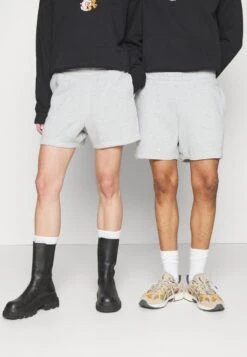 YOURTURN UNISEX - Shorts - Light Grey -Mode Verkauf 1b8e0083a1354caa82f4164849fc74af