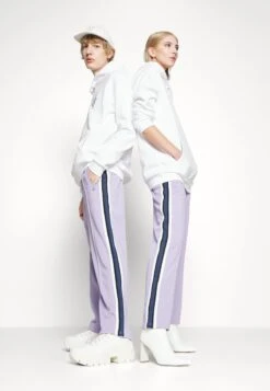 YOURTURN UNISEX - Jogginghose - Lilac -Mode Verkauf 1cf32b476fa8481c9607b4f0f7110e58