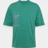 YOURTURN PRINT WASH UNISEX - T-Shirt Print - Green 1 YOURTURN PRINT WASH UNISEX - T-Shirt Print - Green -Mode Verkauf 2d029038fce6411b82871a546738b389