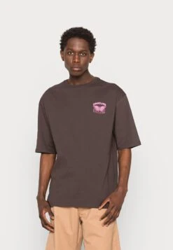 YOURTURN NOSTALGIA FUTURE TEE UNISEX - T-Shirt Print - Brown -Mode Verkauf 36f7e96f8ea14564abd417ba45e7ff27