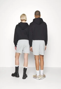 YOURTURN UNISEX - Shorts - Light Grey -Mode Verkauf 616fd1b8e0f14db2b646799fe55d007d