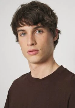 YOURTURN UNISEX - T-Shirt Basic - Brown -Mode Verkauf 75c1b492bbf248edbad721bbc5cdad9b