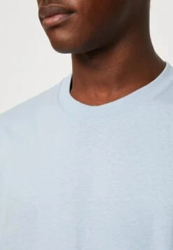 YOURTURN UNISEX - T-Shirt Basic - Light Blue 13 YOURTURN UNISEX - T-Shirt Basic - Light Blue -Mode Verkauf 870032fc84a046f4b46e42c37f3fabfe