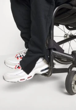 YOURTURN Jogginghose - Black -Mode Verkauf baaaa6b448254221ae08f8065be27a64