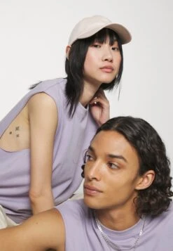 YOURTURN SLEEVELES UNISEX 2 PACK - T-Shirt Basic - Lilac/light Green -Mode Verkauf bb2ea84a6df0412988112f2ffbc7df48