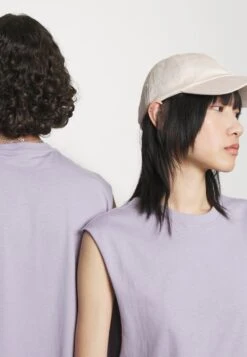 YOURTURN SLEEVELES UNISEX 2 PACK - T-Shirt Basic - Lilac/light Green -Mode Verkauf c3b825a229a9425cb5e5ab2eca9e6b8d