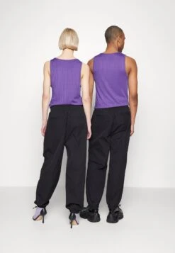 YOURTURN UNISEX - Cargohose - Black -Mode Verkauf db8e5f13672949ba87e7044b6669d54e