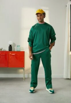 YOURTURN UNISEX - Langarmshirt - Dark Green -Mode Verkauf e6fe21dd4a654688b1e3e5a46cde1545